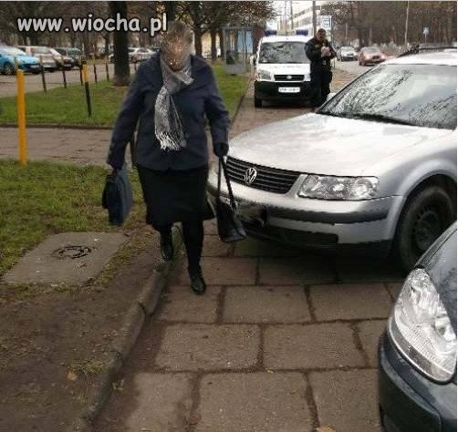 Straż Miejska we Wrocławiu karze za złe parkowanie