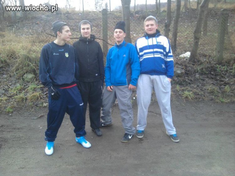 Tylko dresiarski styl.
