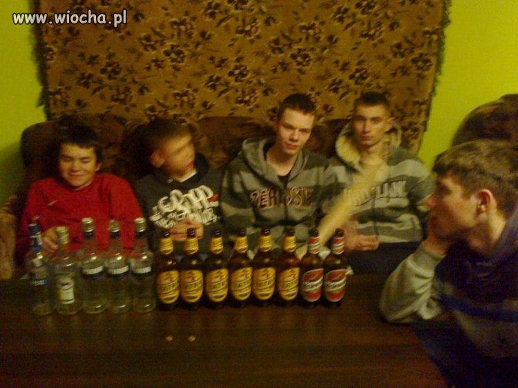 Zdjęcie podpisano "melanż"