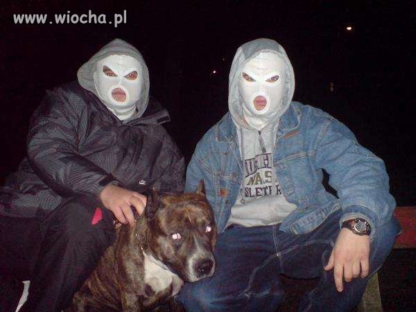Fajne te otwory w kominiarkach. 