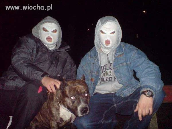 Fajne te otwory w kominiarkach. 