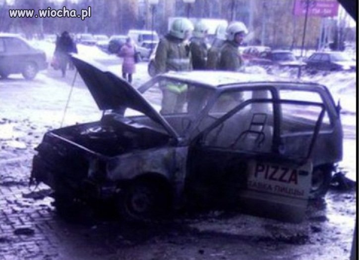 Pizza prosto z pieca.