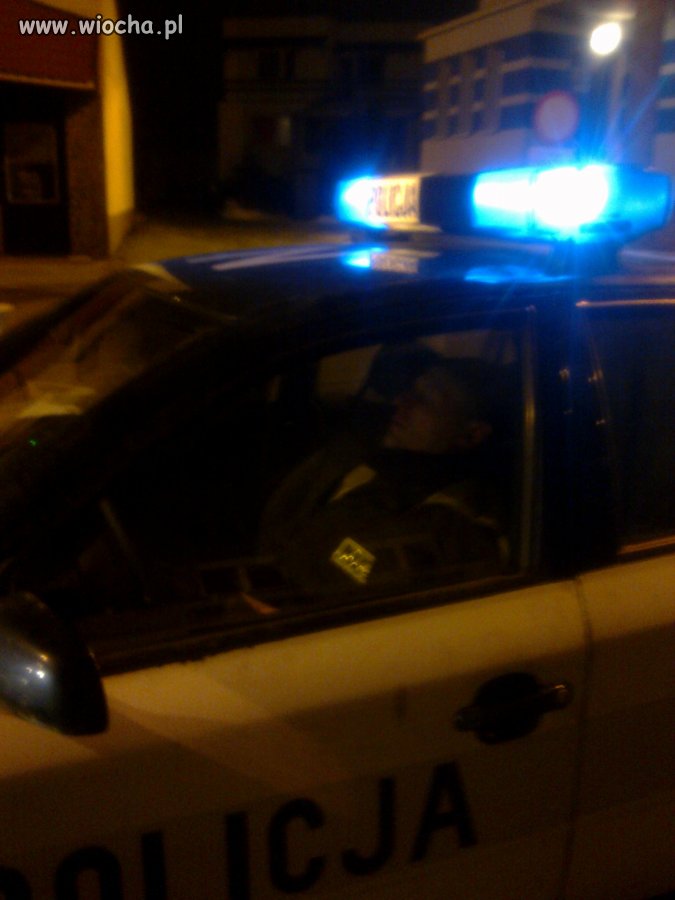 Pożar a policjant śpi na służbie warum?