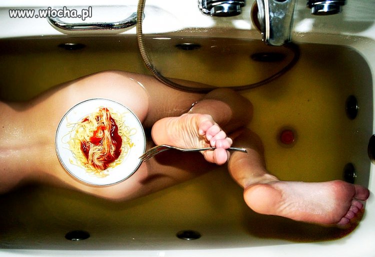 Akcję łowienia makaronu zapewne zwieńczy sukces