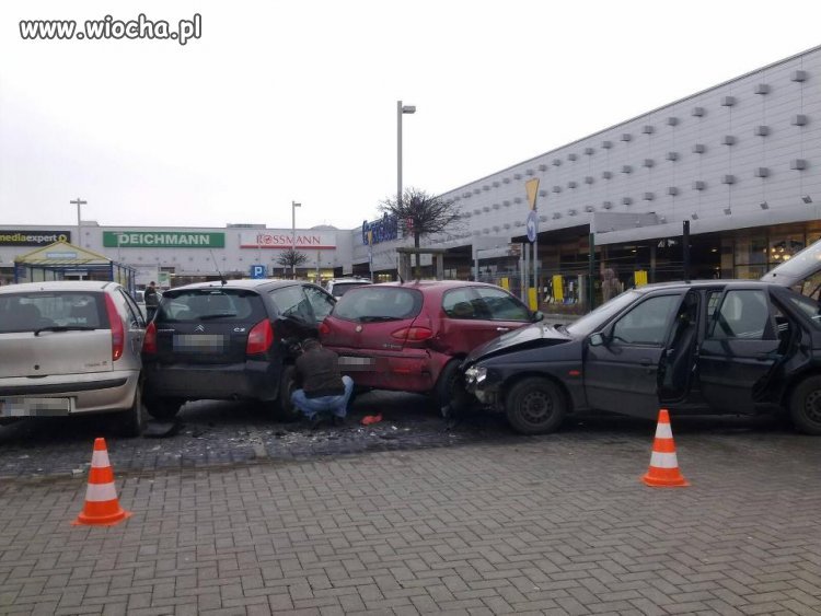 Efekt przejazdu Kobiety przez Parking Faktory 