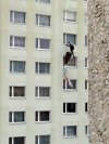 Żona zamknęła go w mieszkaniu