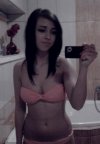 Wstawia takie foty na fb