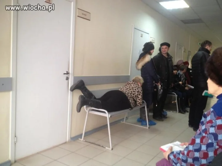 W kolejce do lekarza.