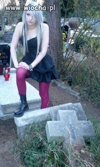 Na cmentarzu musi być