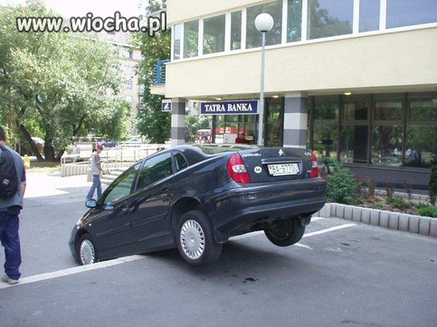 Kolejny mistrz parkowania