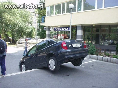 Kolejny mistrz parkowania