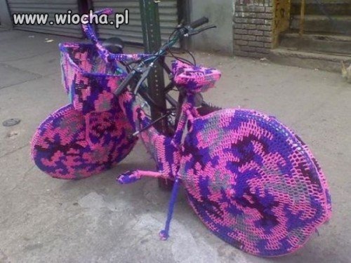 Pól roku babcia dziergała