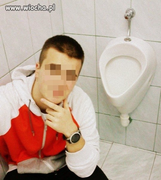 Jest pisuar...