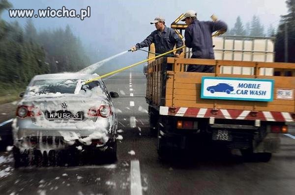 Mobilna myjnia samochodowa