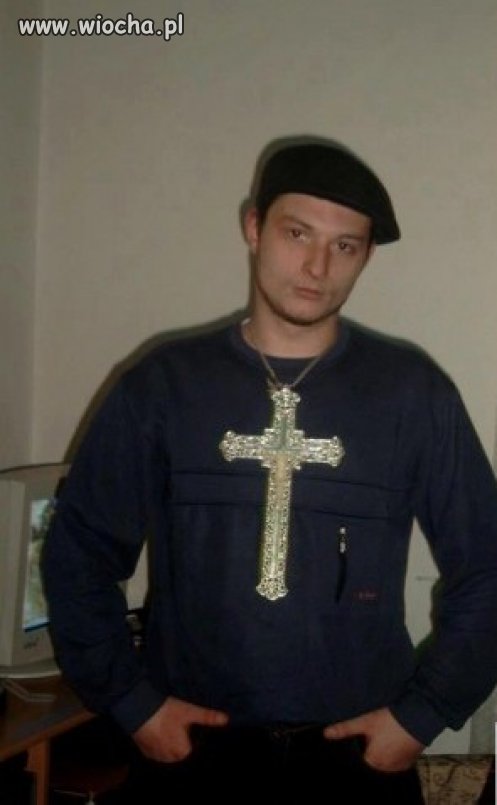 Dostał łańcuszek z krzyżykiem na I komunię 