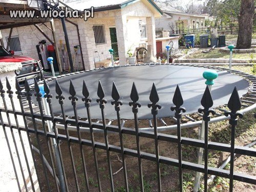 Jak poprawnie rozłożyć trampolinę?