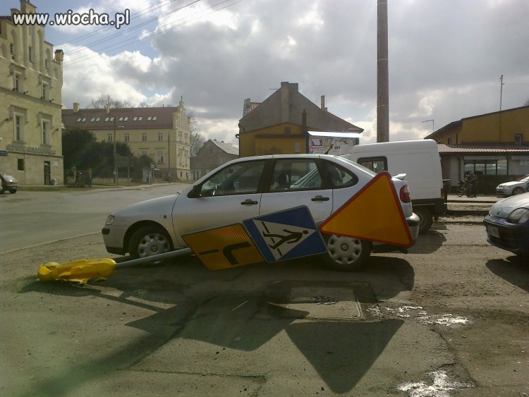 Absurd Polski