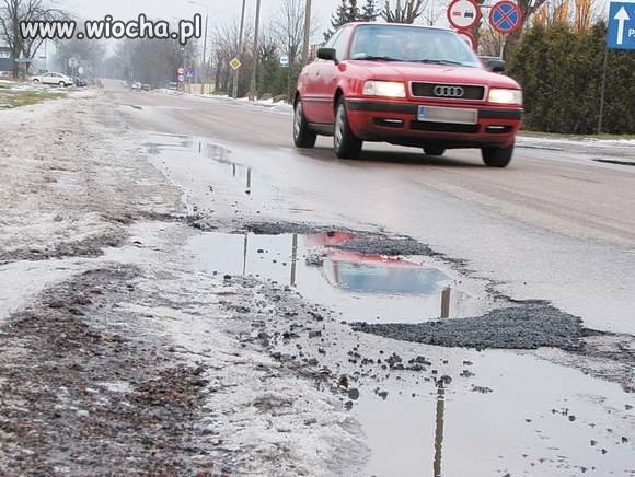 Żadne państwo takich tragicznych dróg nie ma.