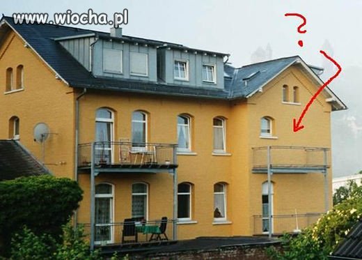 Piękny balkon  tylko czegoś tu brakuje... Hmm...