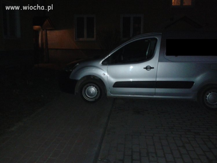 Tak w Mielcu się parkuje