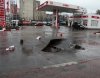 Dziura w jezdni przy stacji paliw Lukoil