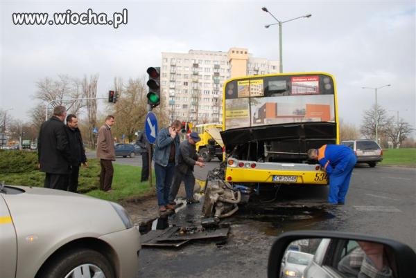 Silnik wyleciał na Skrzyżowaniu 