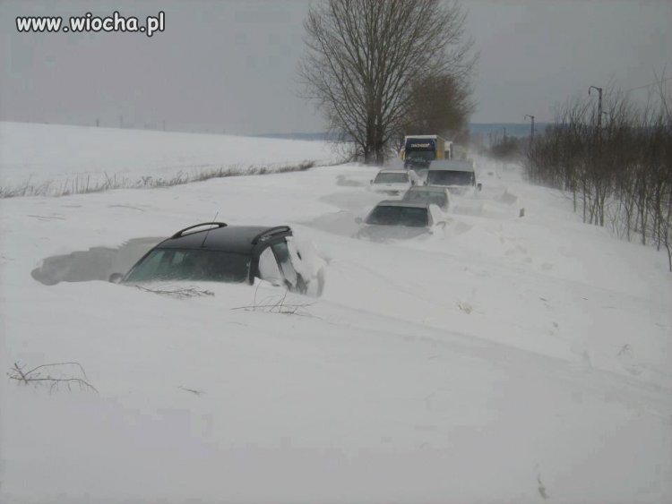 Zima znowu zaskoczyła drogowców ...