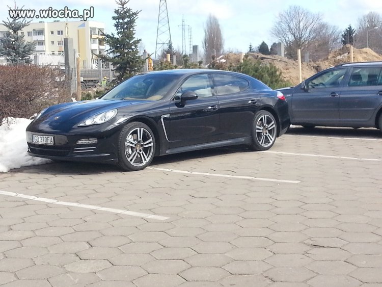 Parking przy ETC w Gdańsku