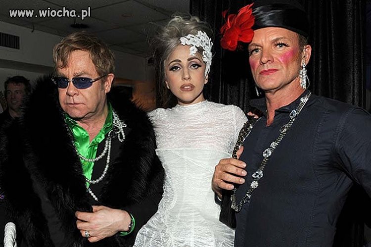 Elton ze znajomkami.