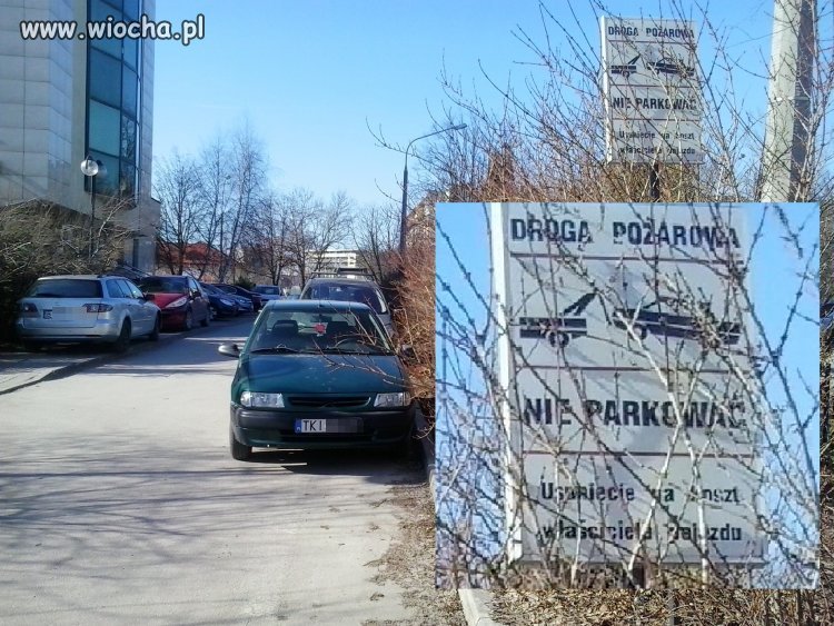Obok Sądu Rejonowego w Kielcach