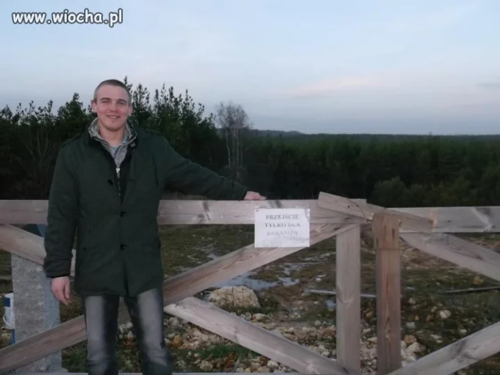 ` PRZEJŚCIE TYLKO DLA BARANÓW ` 