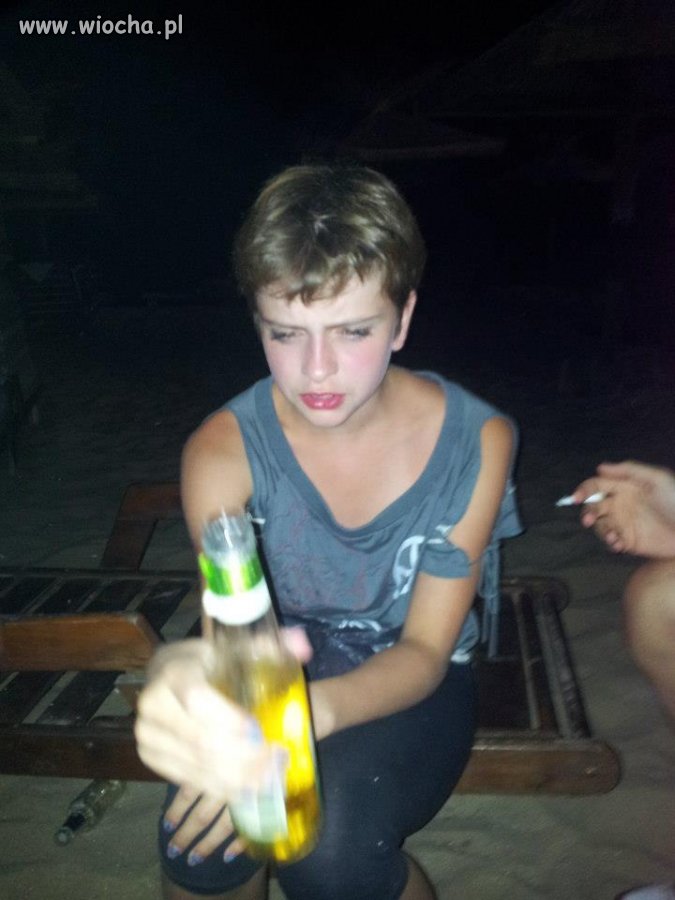 Dziewczyna ma 12 lat.
