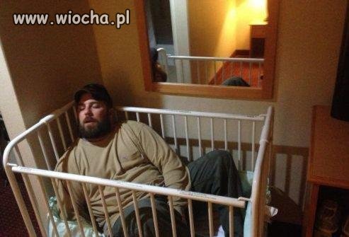  cofnął się w rozwoju