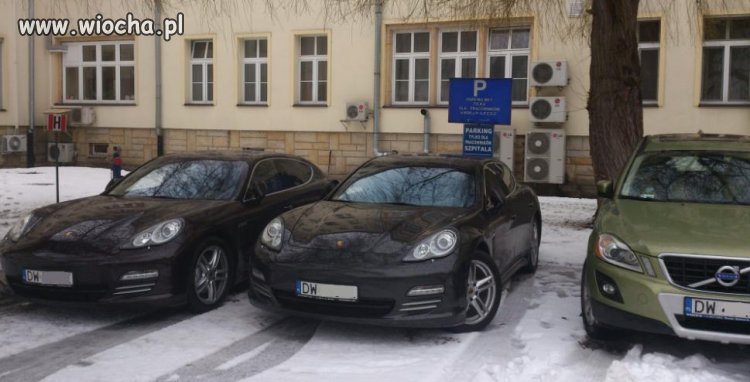 Szpital Wojskowy Wrocław auta lekarzy