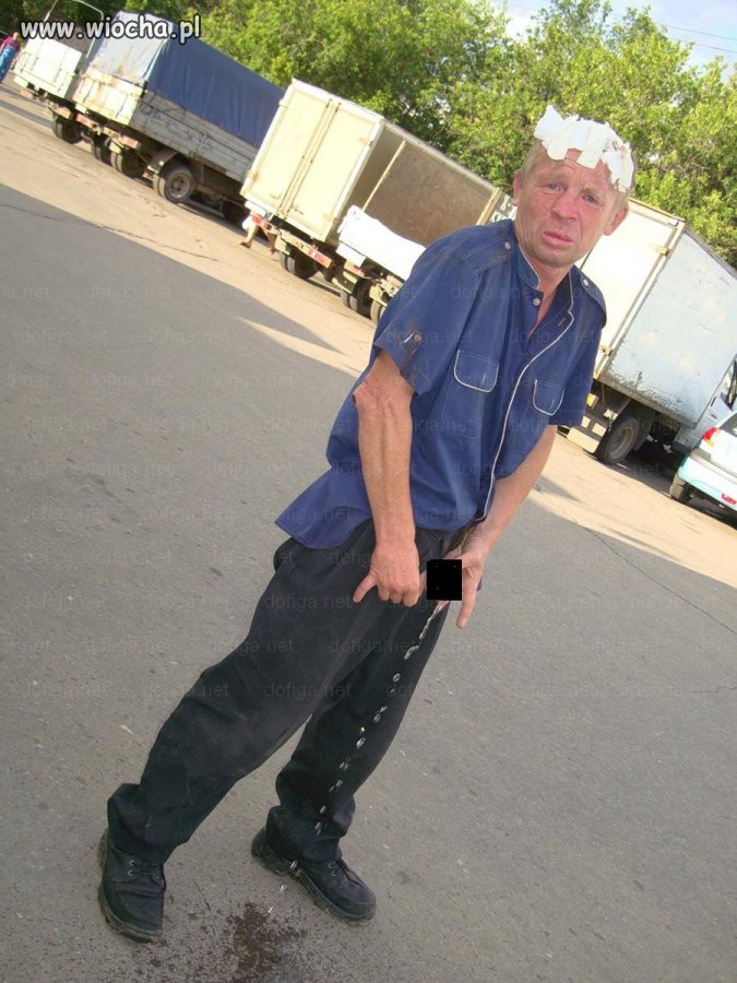 Stoję sobie i sikam...