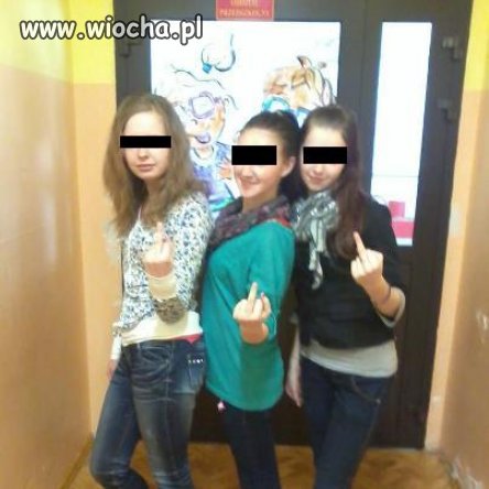 Zabawa gimnazjalistek