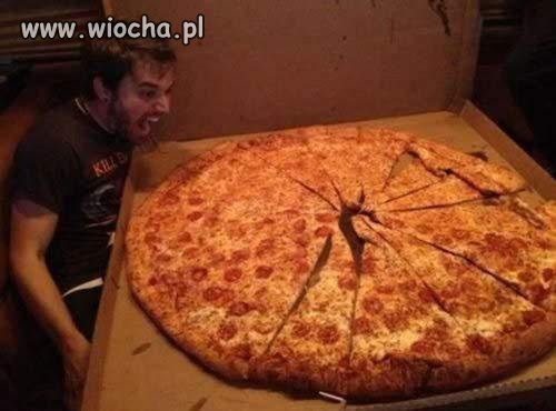 Megaa pizza