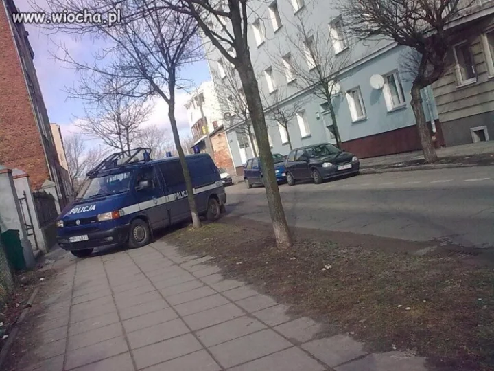 POLICJA W GNIEZNIE