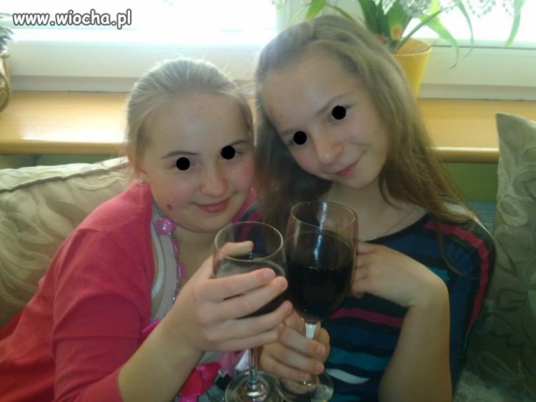 Lans na cole w kieliszkach na wino 