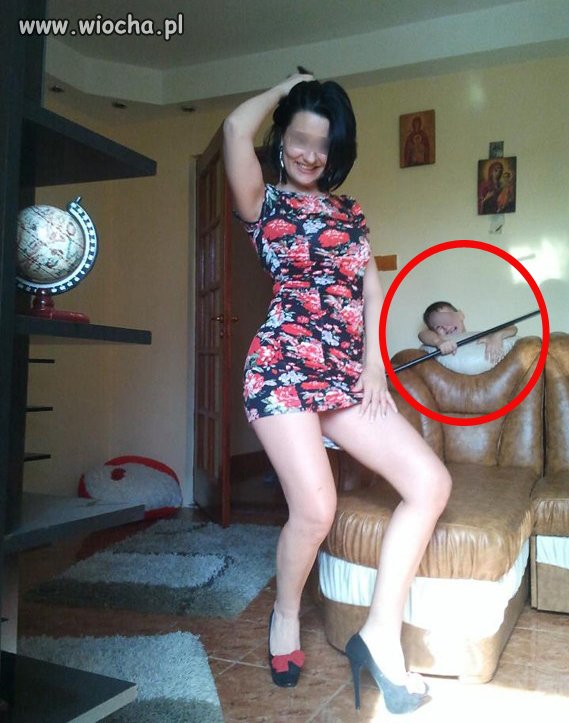 Kolejna pozująca matka...