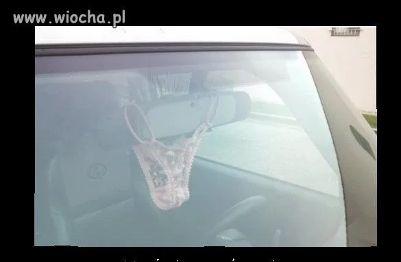 Odświeżacz samochodowy. 