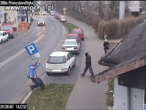 Chamstwo w biały dzień...