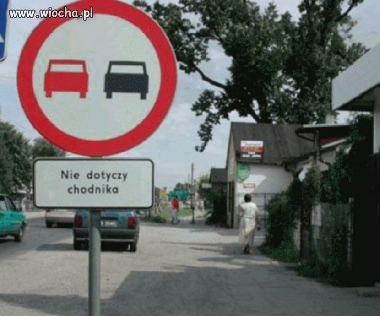 Na chodniku wyprzedzamy lepiej...
