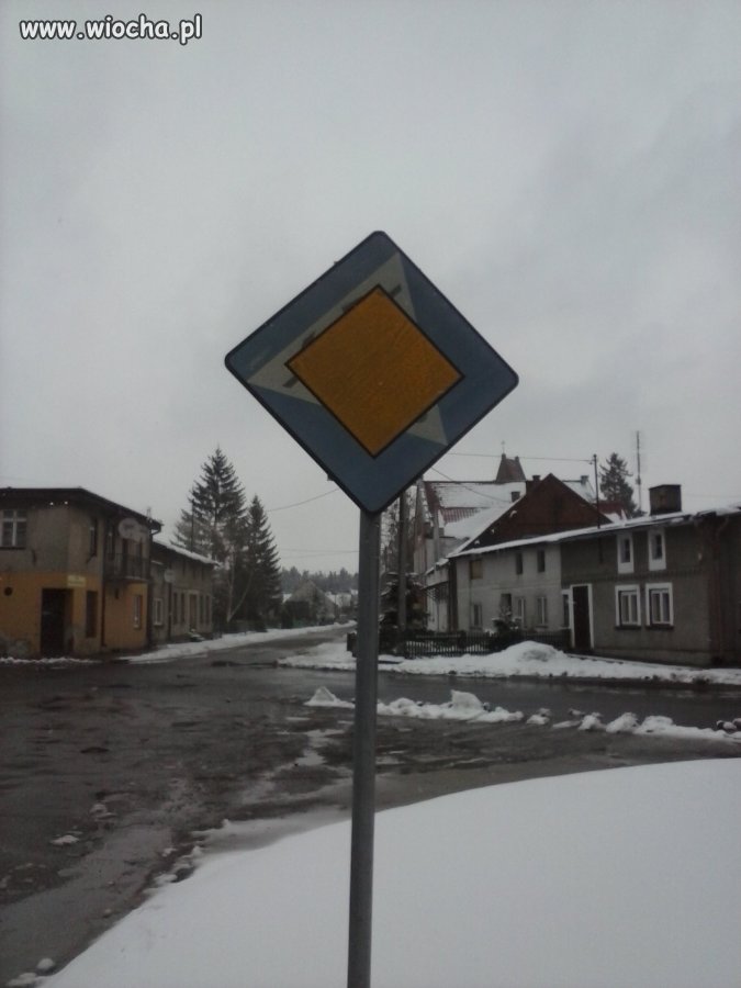 Recykling znaków drogowych.