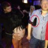 Kochanie potrzymaj mi torebkę, jeszcze tylko ten jeden taniec...