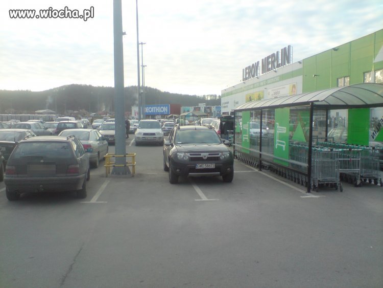 TAK SIĘ PARKUJE  W RUMI