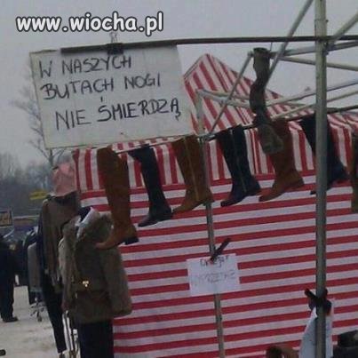 W naszych butach . . .