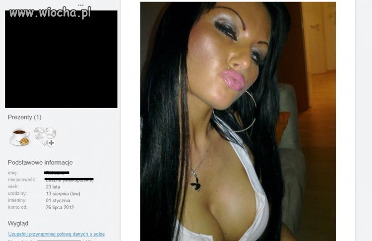 Cycki i wisiorek Playboy pasuje...