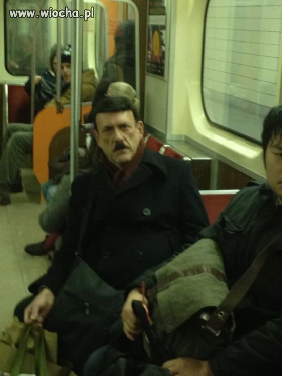 Adolf żyje...