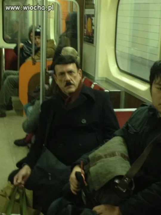 Adolf żyje...